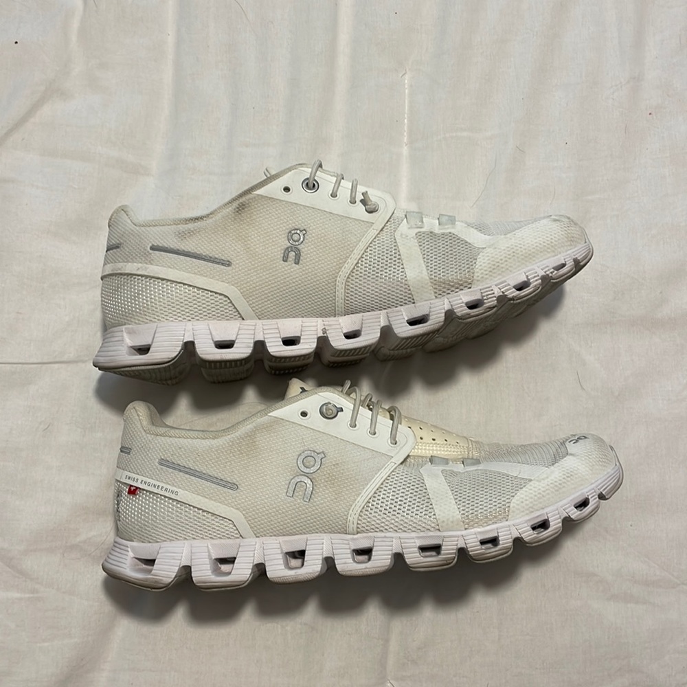 Womens On Cloud running shoes